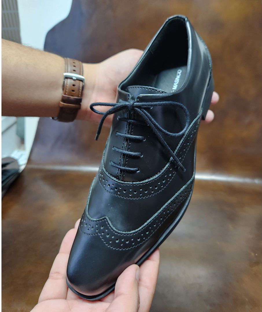Semi Brogue Shoe in Black