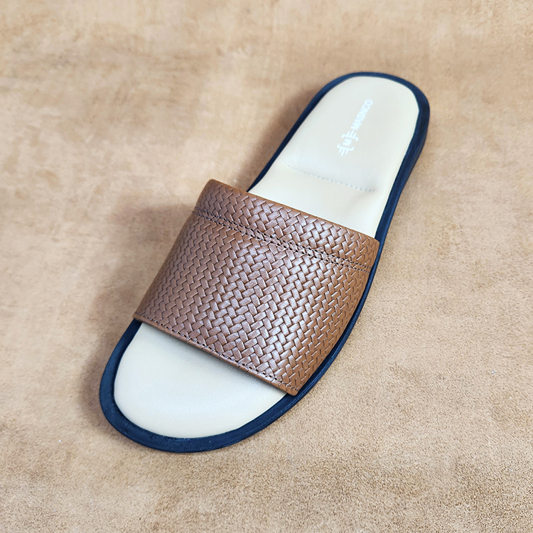 Leather Slider with maximum comfort in Printed Light Brown