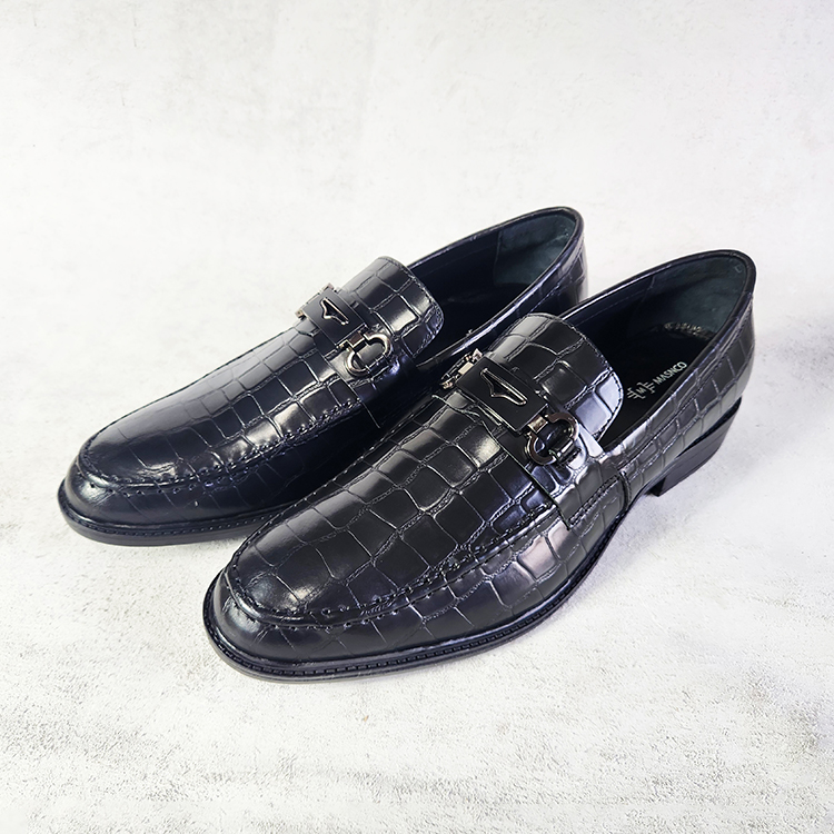 Comfortable Leather Loafer In Black Crocodile Print