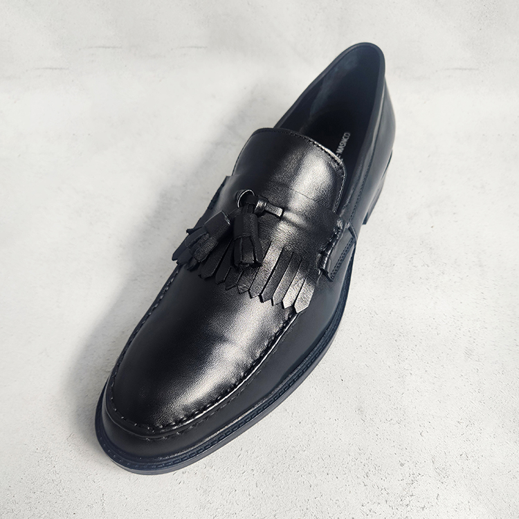 Leather Loafer In Black