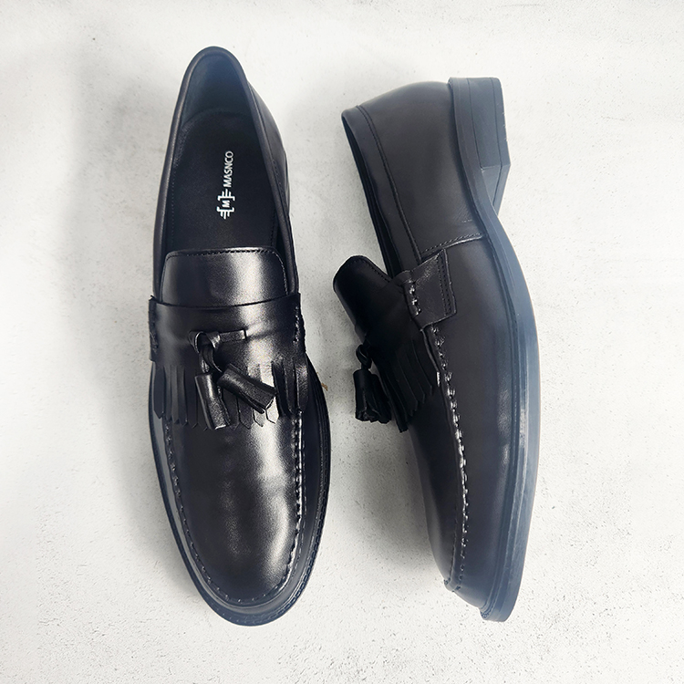 Leather Loafer In Black