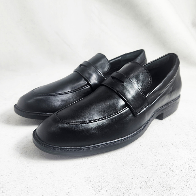 Leather Loafer In Black