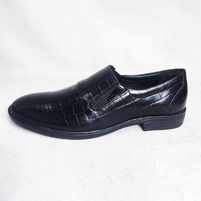 Easy to Wear Leather Shoe (Elastic & Chain on the Sides)