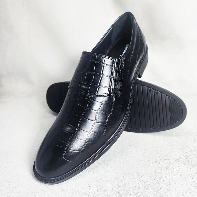 Easy to Wear Leather Shoe (Elastic & Chain on the Sides)