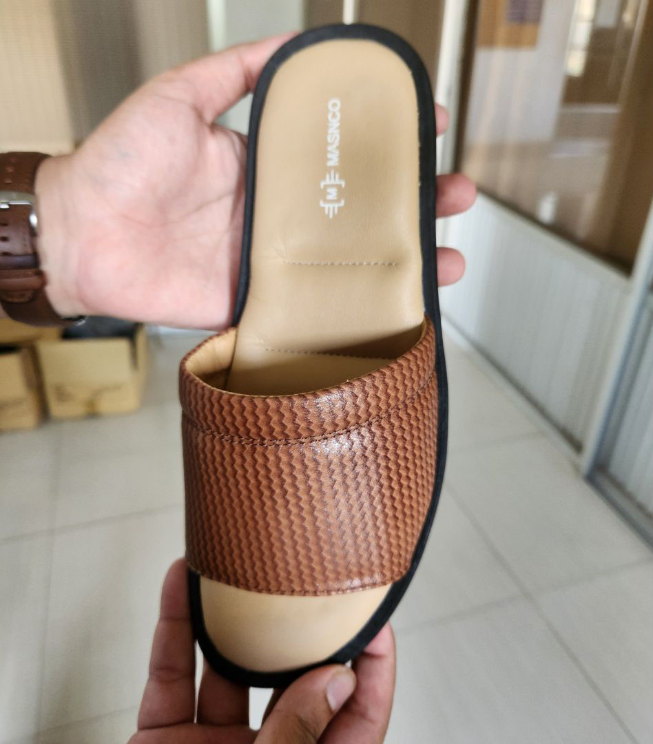 Leather Slider with maximum comfort in Printed Light Brown