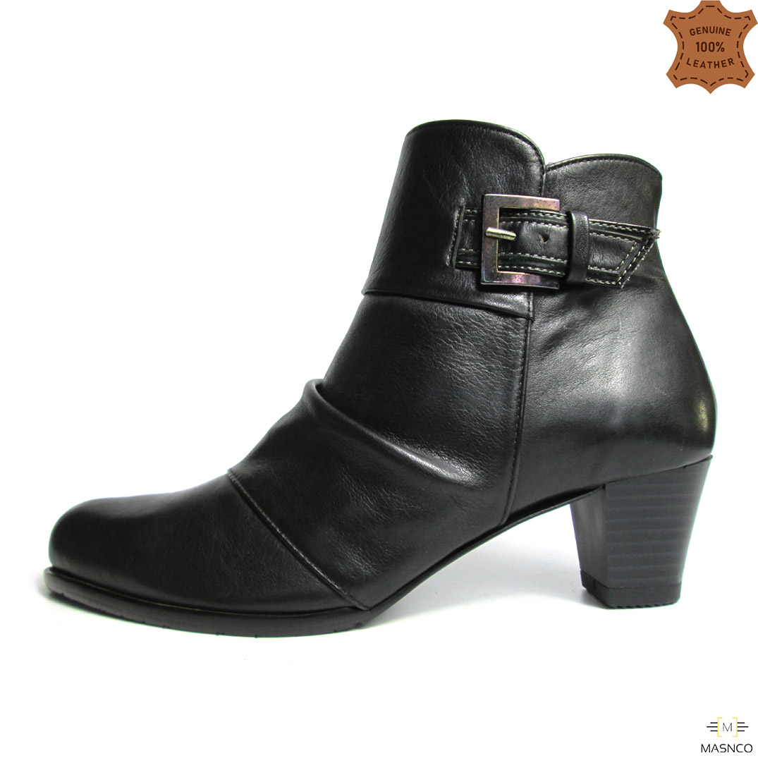 Women’s Black Riding Leather Boots with Beige lining
