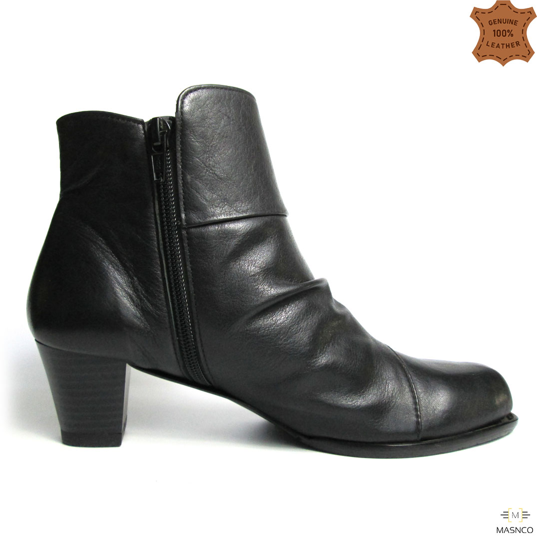 Women’s Black Riding Leather Boots with Beige lining